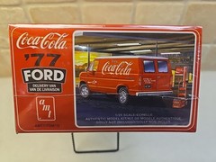 AMT ’77 Ford Coca-Cola Delivery Van W/Coke Accessories 1/25 !!Factory Sealed!!