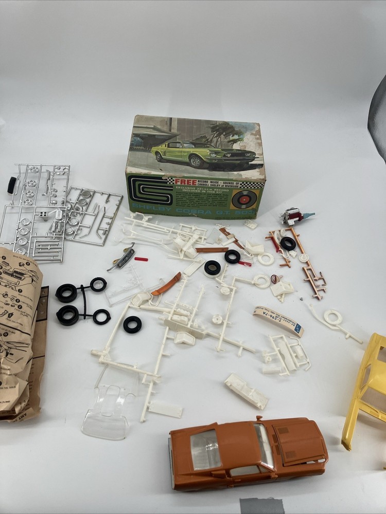 Vintage Original 1968 Shelby GT-500 AMT Model Kit Cobra Record T296 200 PARTS