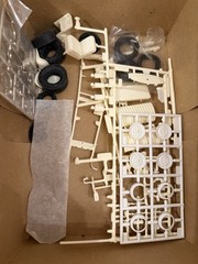 Revell 85-2169 – 1931 Ford Model A Sedan Hot Rod 2 ‘in 1 kit Parts