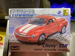 Revell 1/25 Chevy SSR Pickup