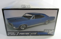 MPC 1967 Pontiac GTO 1/25 Scale Plastic Model Kit Molded in White MPC710L/12