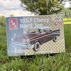 AMT 1957 Chevy Hard Top 1:25 Scale Model Kit Skill Level 2 Easy Age 10+