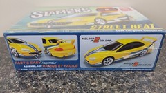 AMT Snapfast Slammers 1998 Chrysler Concorde Street Heat 1/25 Scale Model Car