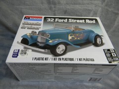 1/24 SCALE 1932 FORD STREET ROD CLASSIC CRUISER MONOGRAM WHITE MODEL KIT-MIB