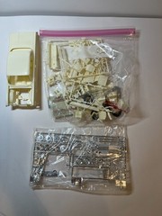 LOT OF 5 AMT REVELL MONOGRAM AND LINDBERG 1/25 SCALE MODEL KITS