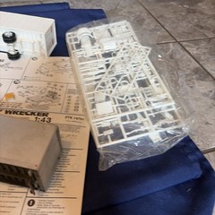 AMT Semi Trucks – Trailers 1/43 Model Kit Lot Tone of Pieces