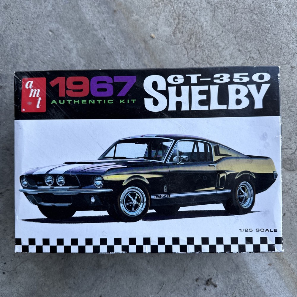 AMT 1967 Shelby GT-350 Model Kit 1/25 Scale