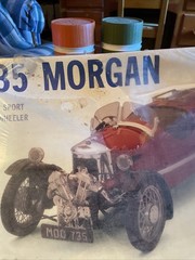 Academy Minicraft 1935 Morgan Super Sport Three-Wheeler “Mog” Sealed 1/16 kit