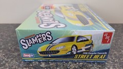 AMT Snapfast Slammers 1998 Chrysler Concorde Street Heat 1/25 Scale Model Car