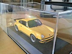 1/43 MINICHAMPS PORSCHE 911 turbo (930) yellow CA04316031 200 pcsmint,++ !