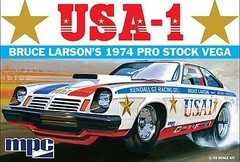 MPC 1/25 Chevy Vega Bruce Larson’s 1974 Pro Stock MPC828