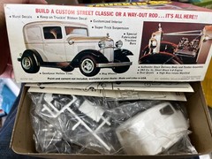 MPC 0716 1932 Ford Delivery Van Keep On Truckin 1974 Vintage kit 1/25 McM NIOb.
