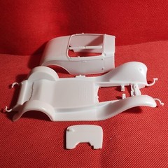 Body Shell & Fenders 1932 Ford Convertible 1:24 Scale Model Car Part Monogram