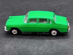 Norev 1:43 Scale Lancia Flaminia – Green Plastic – Made in France