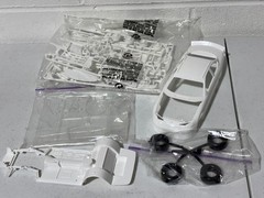 Revell 1/24 NASCAR 1998 Ford Taurus Body in White Complete NEW Stock Car Racing