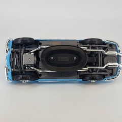 Bburago 1955 Lancia Aurelia B24 Spider 1:18 Diecast Model Light Blue Car Stand