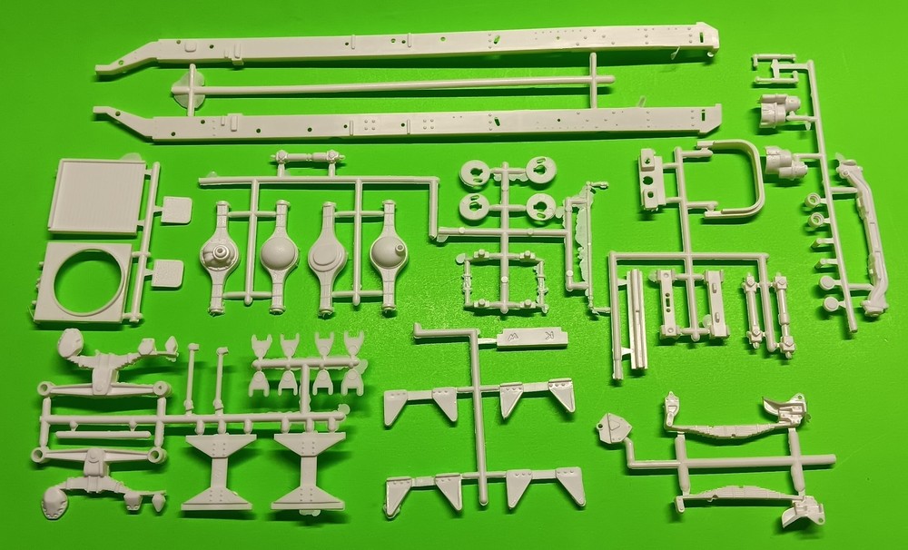 Kenworth W-925 AMT 1/25 Frame Chassis Front Axle Rear End Tractor Truck Semi