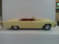 AMT 1962 Lincoln Continental Convertible Built model 1/25 Read Description