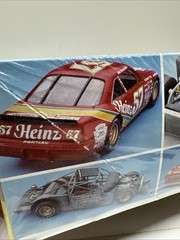 Monogram Original Heinz Pontiac Grand Prix Stock Car 1/24 #2914 – Sealed In Box