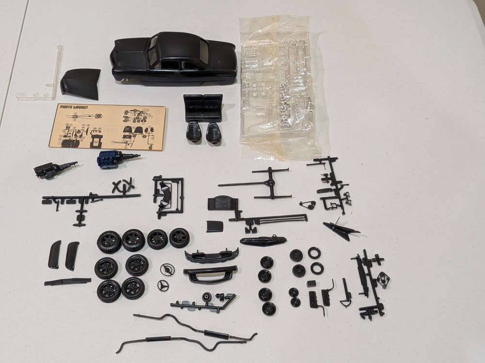 AMT ’49 Ford Car Model Builder Junkyard Parts 1/25 Scale