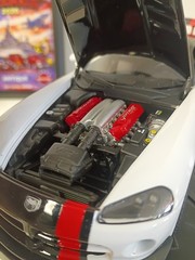 Built Revell 2010 Dodge Viper ACR 1/25 Model Car