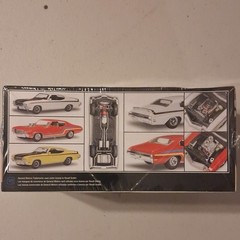 Revell 1970 Buick GSX 2-in-1 1:24 Plastic Model Kit Skill 4 Age 12+ 85-4522