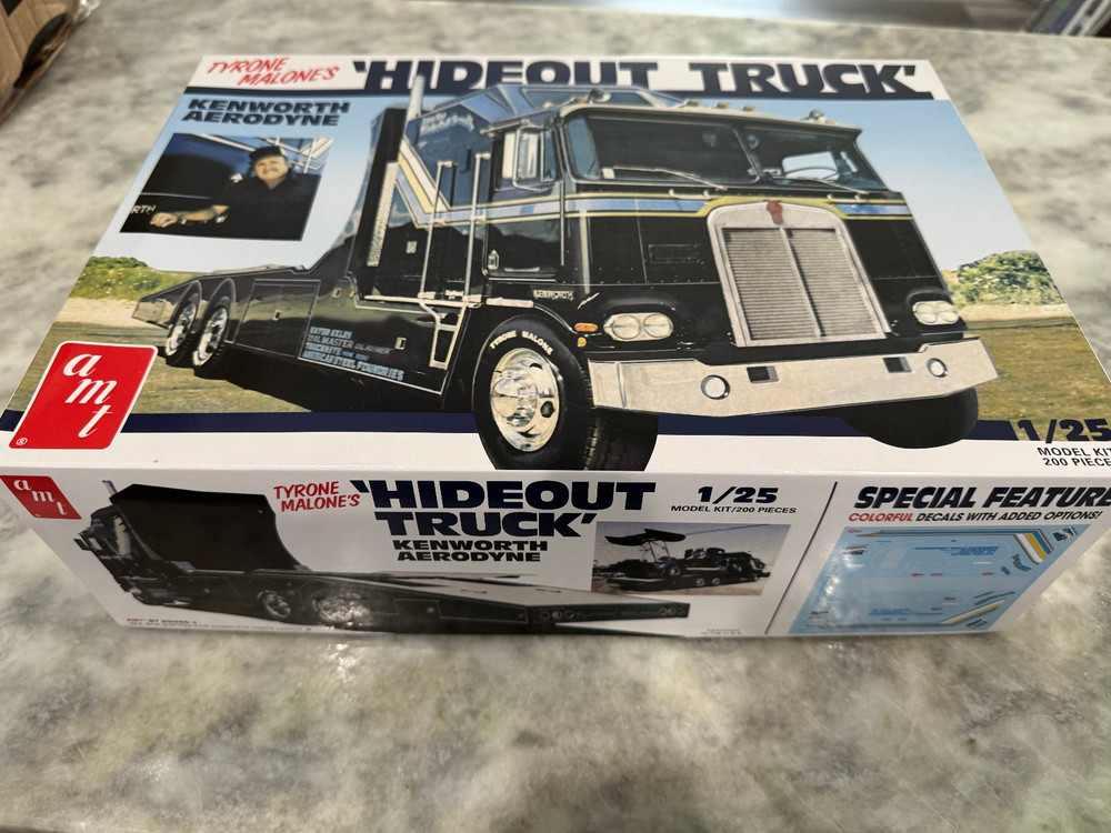 AMT 1/25 Hideout Transporter Kenworth Tyrone Malone Truck