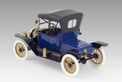 Model T 1913 Roadster, American Passenger Car Plastic Model Kit 1/24 ICM 24001