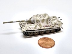 Takara 1/144 World Tank Museum 5. German Jagdtiger. In Winter camouflage. (#89)