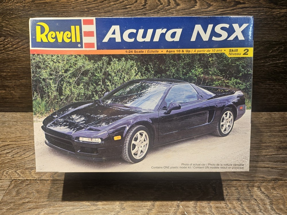 Revell – Acura NSX – 1/24 Scale Model Kit 85-2577 – Factory Sealed New