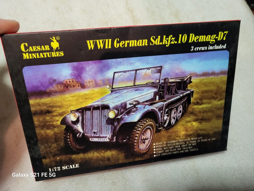 Caesar Miniatures WW II German Sd Kfz 10 Demag D7 1/72 #7204