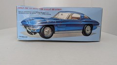 AMT 1963 Corvette Sting Ray 1/25 Model Kit Sealed Parts Complete 142pc Street…