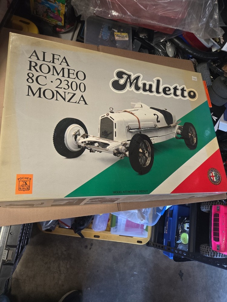 Tyco Pocher Alfa Romeo 8C-2300 Monza Muletto 1:8 Scale Model Kit