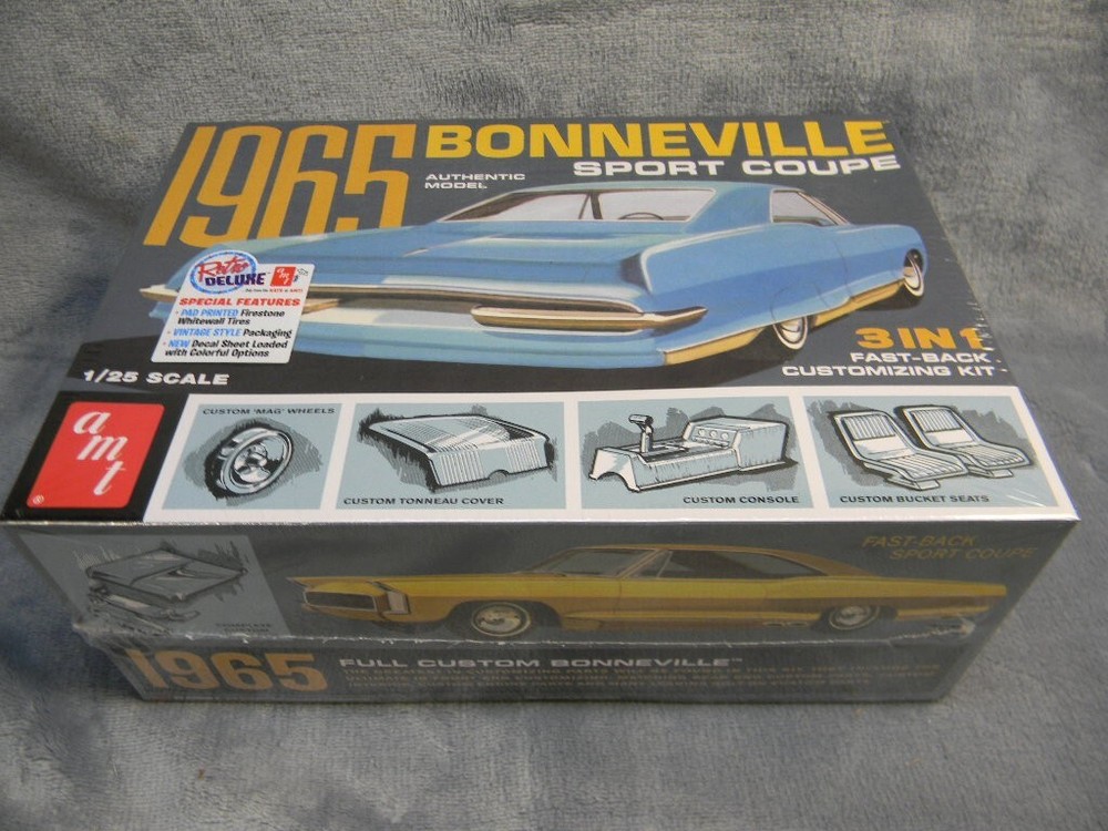 1/25 SCALE AMT 1965 BONNEVILLE SPORT COUPE 3-IN-1 CAR WHITE MODEL KIT-SEALED!