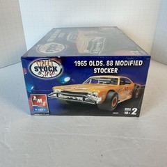 Vintage 1965 OLDS 88 Modified Stocker AMT Ertl 1:25 Model Kit Sealed New Car