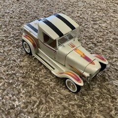 AMT 1330/12 GEORGE BARRIS’ ALA KART SHOW ROD PICKUP MODEL KIT 1/25 Assembled