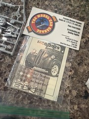 REVELL THAMES PANEL TRUCK WITH DETAIL PARTS NEW INSIDE KIT! CIRCA 1995!! VMCP!