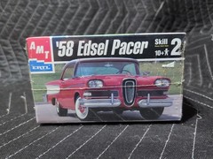 AMT Ertl KIT #30032 1/25 Scale ’58 Edsel Pacer Plastic Model Car Kit. NIB!!!