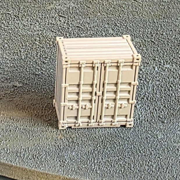 One 1/87 HO scale 8′ x 5′ cargo container, desert tan