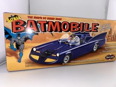 Polar Lights #6901 1960’s DC Comic Book Batmobile 1/25 Scale Plastic Model Kit