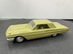 C3 AMT 1964 Ford Thunderbird Hardtop annual Promo Vintage Car model 1/25 McM.