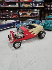 1:18 Chopped 32 Roadster – Missing top – NO BOX – FREE SHIPPING INCLUDED