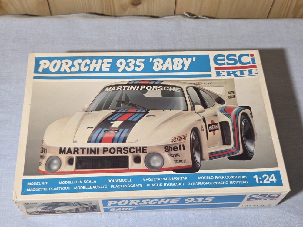 Vintage 1/24 ESCi ERTL PORSCHE 935 ‘BABY’ MODEL KIT FACTORY SEALED INSIDE 1992