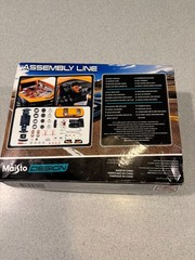 NEW Maisto 1/24 Die Cast Kit 2010 Chevrolet Camaro SS 39361