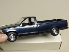 1989 Chevrolet Silverado C1500 pickup 1/25 ERTL dealer promo Blue RZ model truck