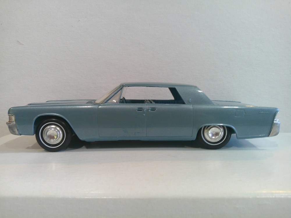 AMT 1965 Lincoln Continental Hardtop Promo 1/25 Scale Lt Blue Read Description