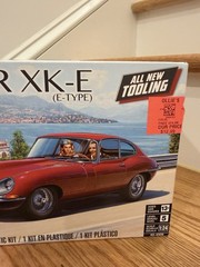 Revell 1/24 Jaguar XK-E (E-Type) Plastic Model Kit 85-4509 Open Box Unbuilt
