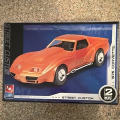 AMT Ertl Street Custom 1976 Corvette Plastic Model Kit Skill 2 Age 10+ #38421