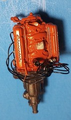 265 CHEVY SMALL BLOCK ENGINE PARTS – 56 NOMAD – REVELL 2489 – MODEL CAR KIT LOT