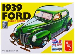 Skill 2 Model Kit 1939 Ford Tudor Sedan “Street Rod” Series 1/25 Scale